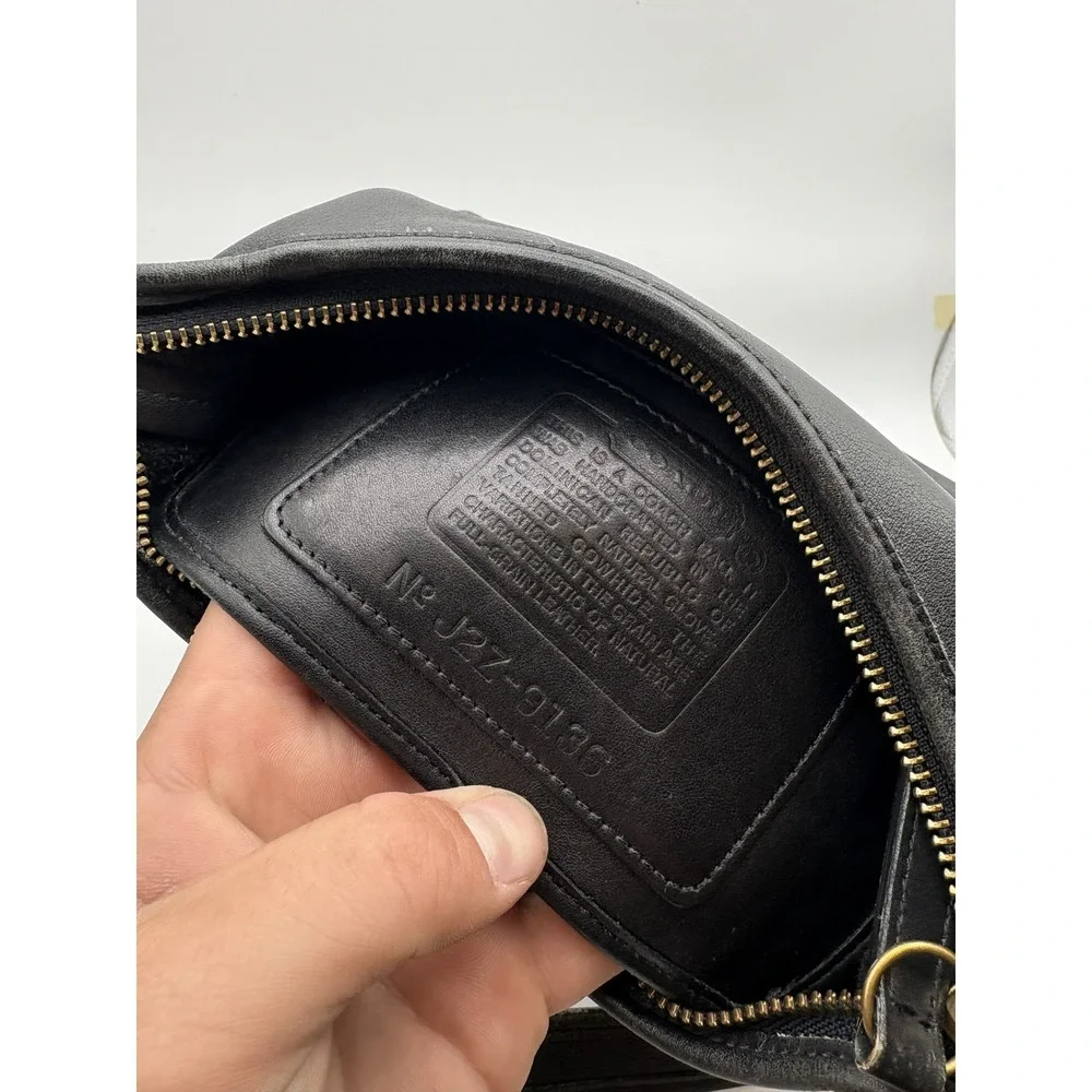 Vintage Coach Black Leather Legacy Pocket Zip Small Shoulder Bag Hobo 9136